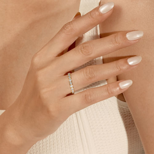 Diamond Cushion Bezel Band in 14K Yellow Gold