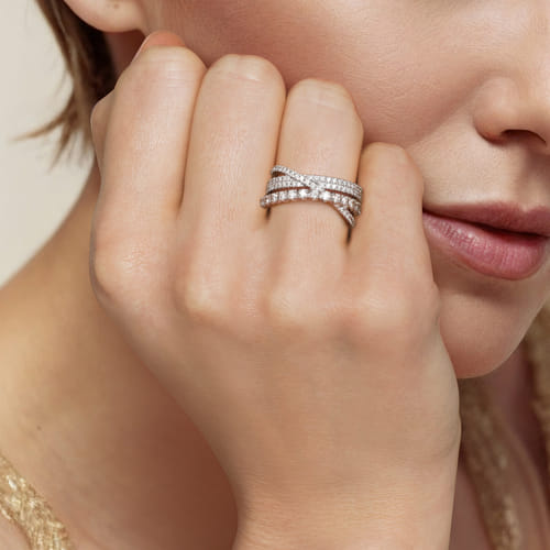 Diamond Cross-Over Band in 14K White Gold