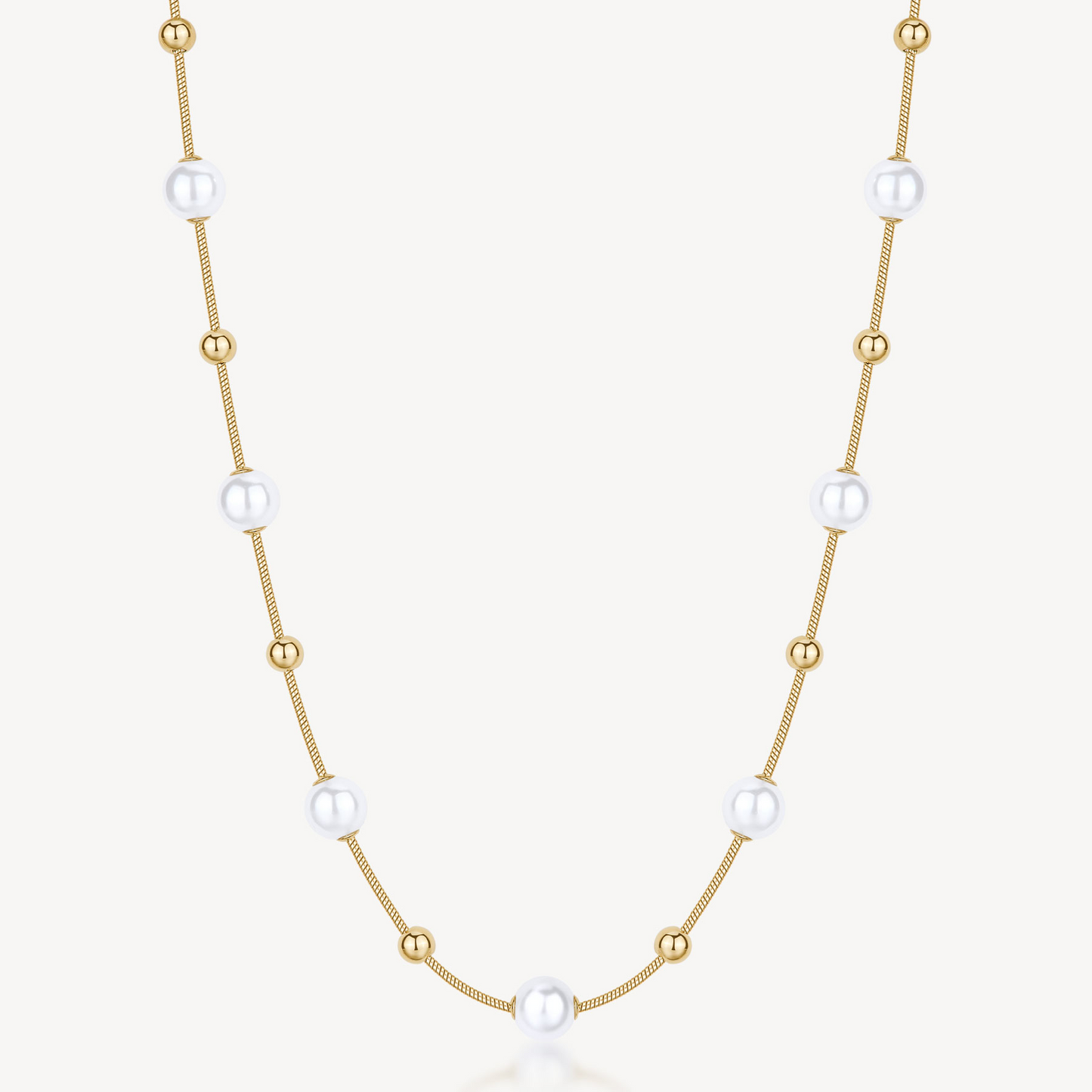 Shell Pearl Station Necklace in Gold Plated Stainless Steel