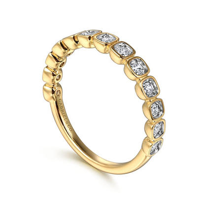 Diamond Cushion Bezel Band in 14K Yellow Gold