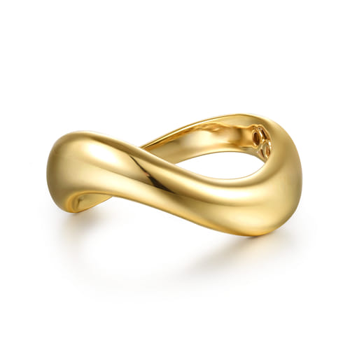 Waved Stackable Band in 14K Yellow Gold
