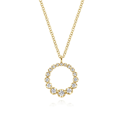 Diamond Graduated Circle Necklace in 14K Yellow Gold