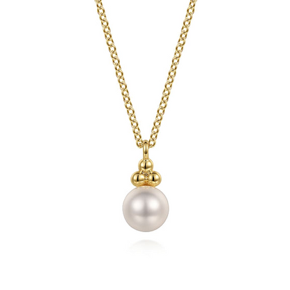 Pearl Pendant Necklace in 14K Yellow Gold