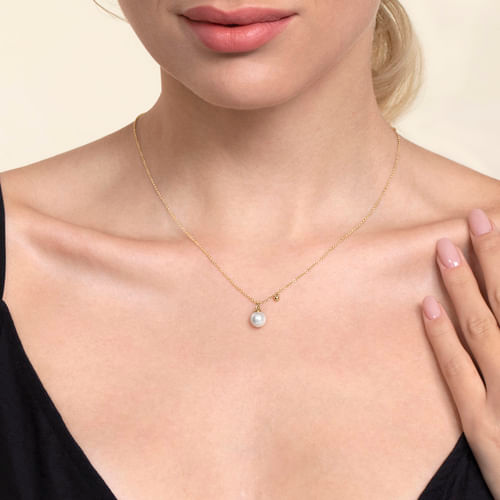 Freshwater Pearl Drop Necklace in 14K Yellow Gold
