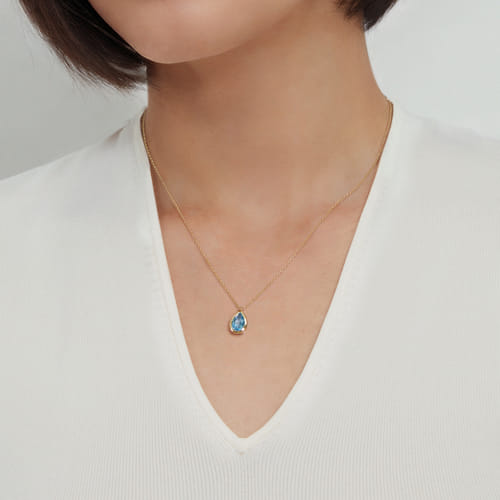 Blue Topaz Bezel Necklace in 14K Yellow Gold