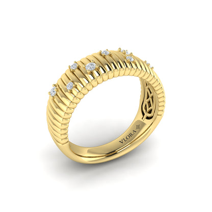 Ribbed Diamond Scattered Band in 14K Yellow Gold