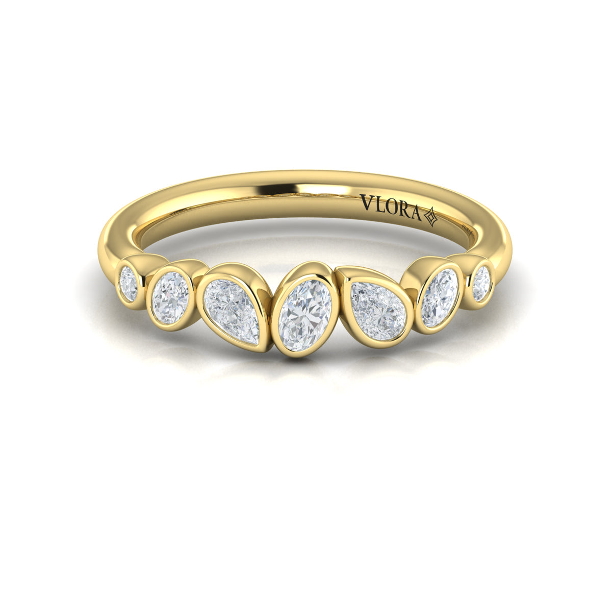 Diamond Graduated Bezel Band in 14K Yellow Gold