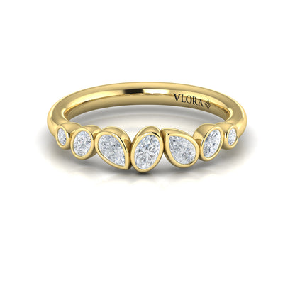Diamond Graduated Bezel Band in 14K Yellow Gold