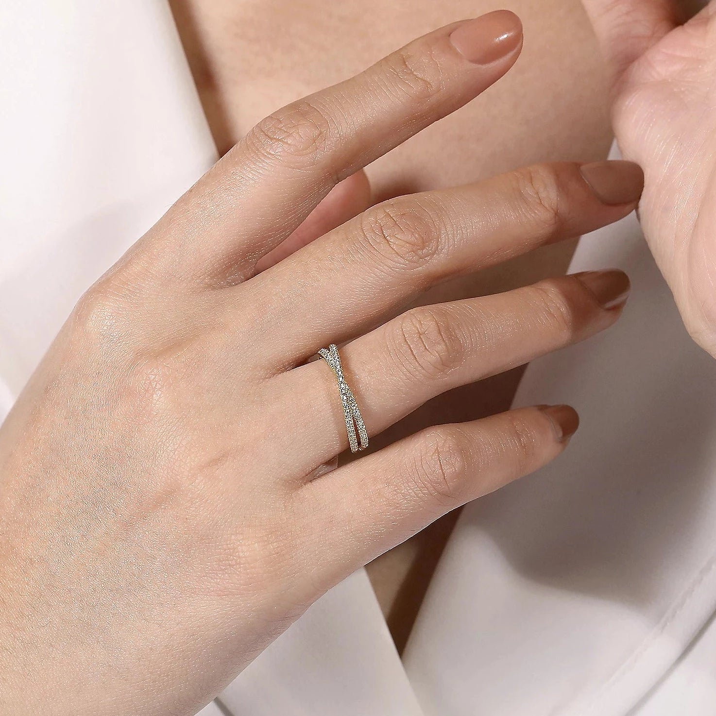 Criss cross yellow gold diamond ring sale